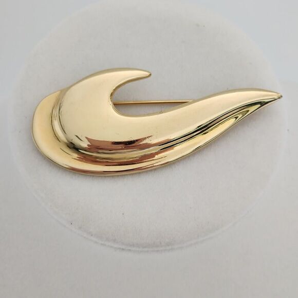 Vintage Napier signed gold tone‎ hook swoosh style shaped brooch 2.5" - Picture 1 of 6